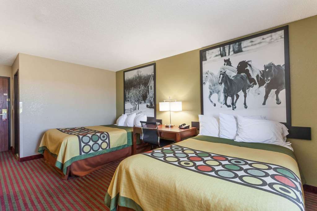 Super 8 By Wyndham East Stroudsburg - Poconos Hotel Room photo